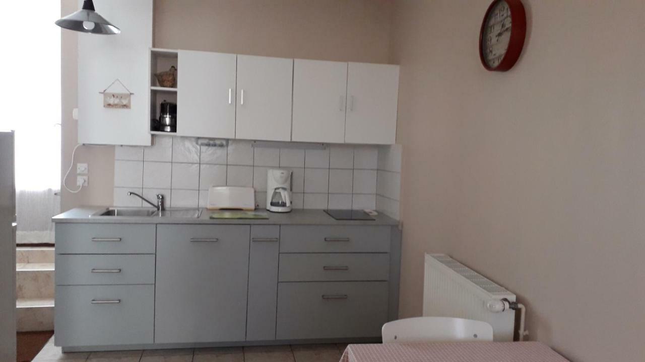 Apartment Le De La Cure
